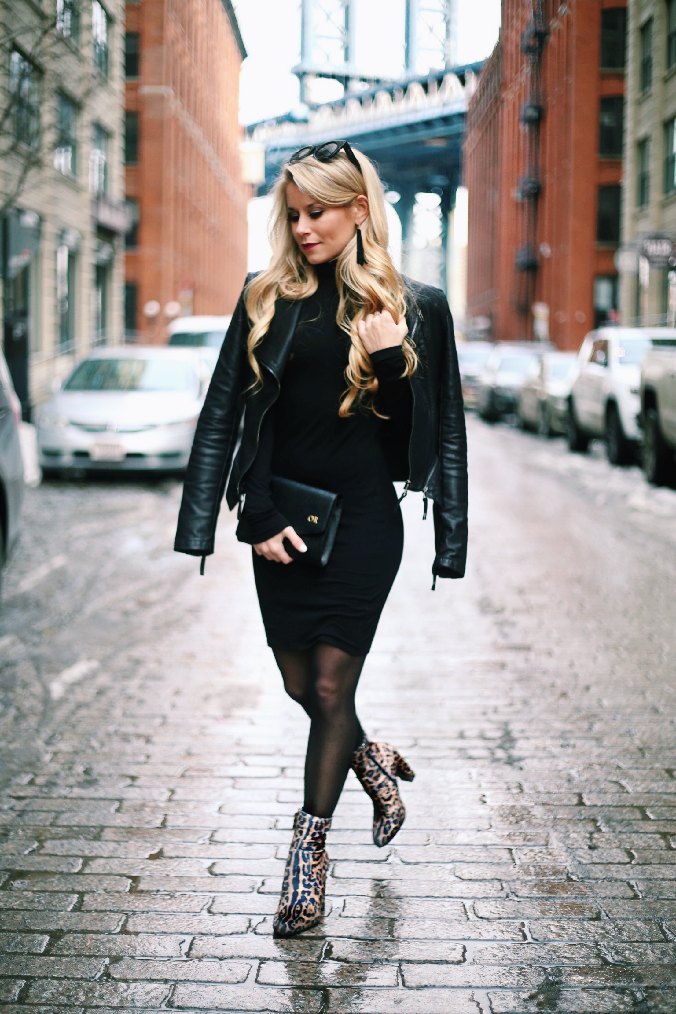 all-black-outfit-with-leopard-coat — bows & sequins