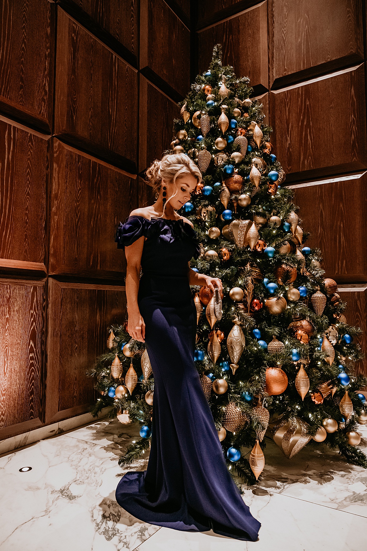 new years eve dress, new years eve dresses, NYE dress, NYE dress 2019, NYE 2019 outfit, bloomingdales, olivia rink outfit, holiday dreses 2019,